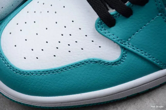 3504 Jordan Air South Minimalist Mid 272 1 852542- Beach 0825